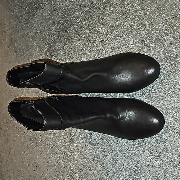 Bella-Vita Shoes - Bella-Vita boots, Size 12M